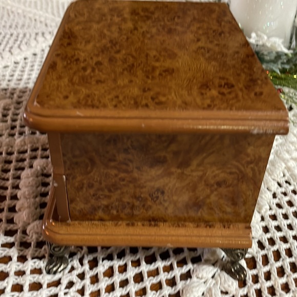 Jewelry & Box - Picture 6 of 7